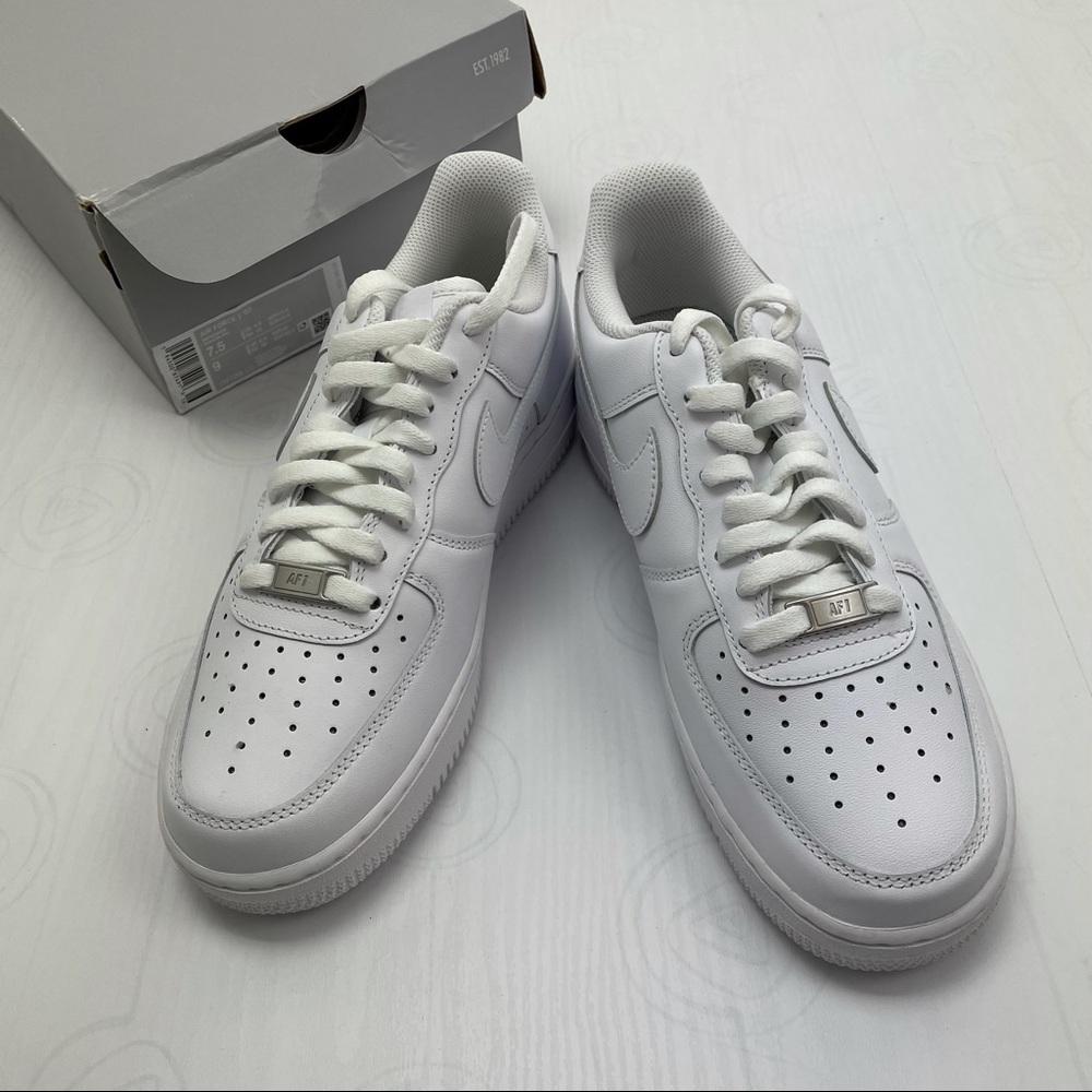 Nike Air Force 1 white Unisex sneakers M 7.5 W 9